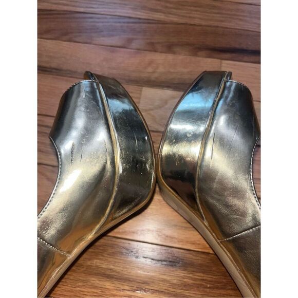 JOAN & DAVID Gold Danicolette Patent Leather Stiletto Pump Shoes Heels Size 10 - Picture 7 of 9